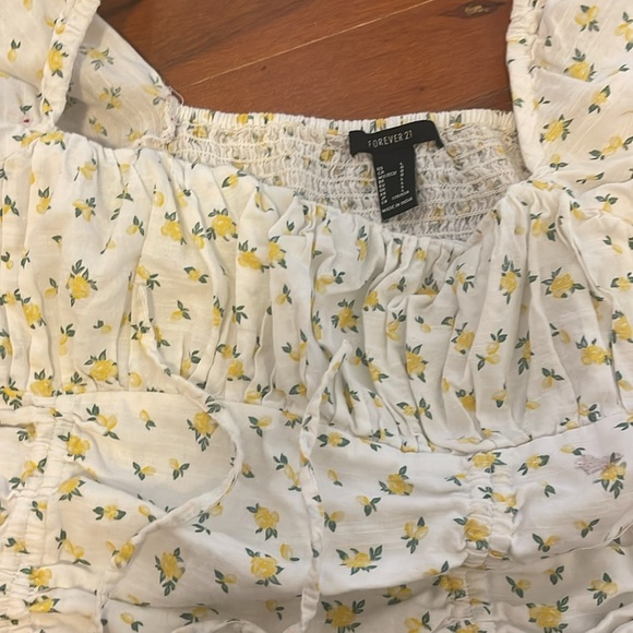 Forever21 lemon crop top - Picture 3 of 3